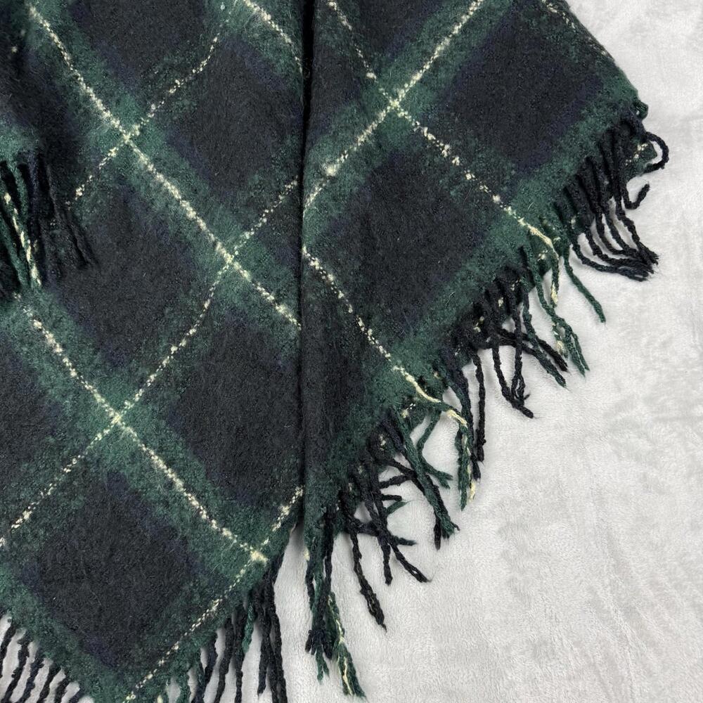 Lauren Ralph Lauren Classic Plaid Fringe Poncho Shawl Green One Size Wrap Soft - Picture 7 of 8